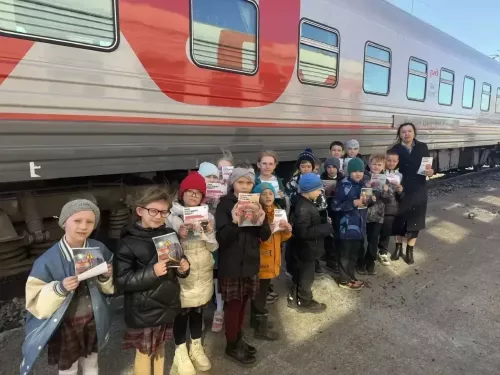 «Куркынычсыз юл»: Круглое Поле укучылары тимер юлда йөрү кагыйдәләрен өйрәнде