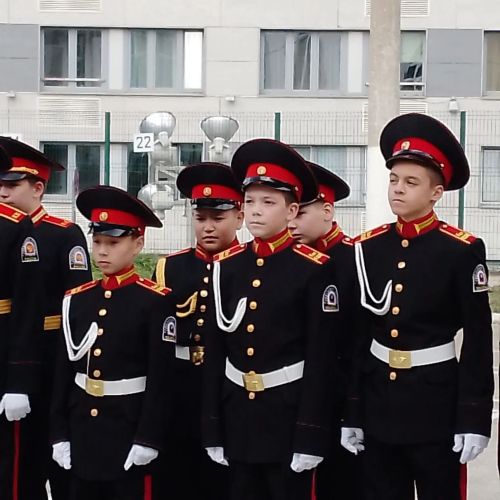 Андрей Малахов аша баласына әни эзләгән Айгөл Фазлыеваның улы кадет булган