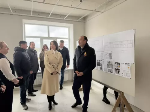 Альфия Когогина проверила ход капитального ремонта школы в поселке Новый