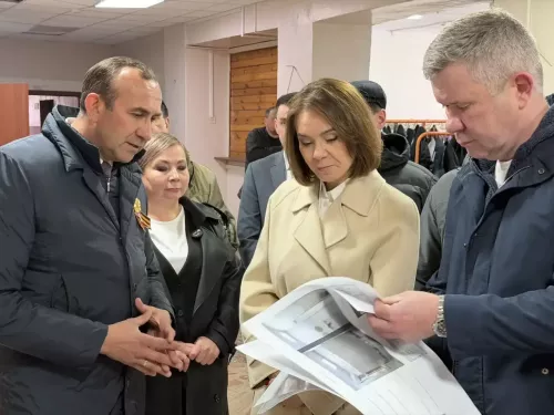 Альфия Когогина проверила ход капитального ремонта школы в поселке Новый