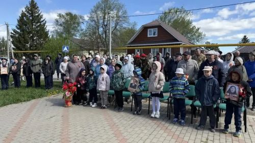 Җиңү җырлары астында: дүрт авыл халкын бер өстәл җыйды