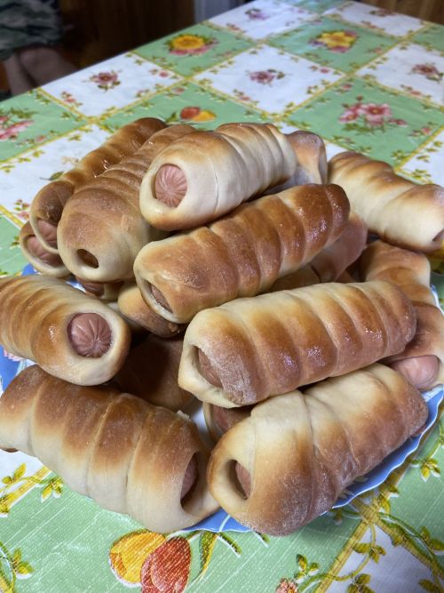 Камыр эчендә сосискалар пешерәбез