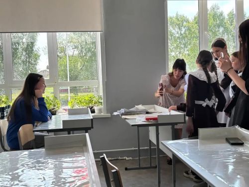 Мусабай-Завод мәктәбендә мобиль телефоннан фотога төшерү серләренә өйрәнделәр