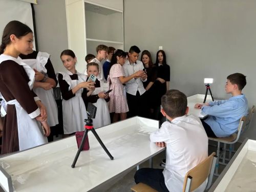 Мусабай-Завод мәктәбендә мобиль телефоннан фотога төшерү серләренә өйрәнделәр