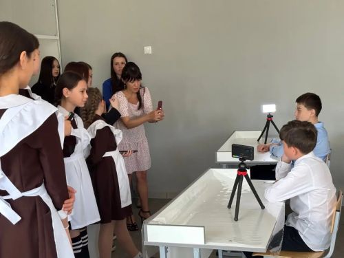 Мусабай-Завод мәктәбендә мобиль телефоннан фотога төшерү серләренә өйрәнделәр