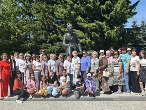 Район укучылары бөек шагыйрьнең балачак эзләреннән бардылар