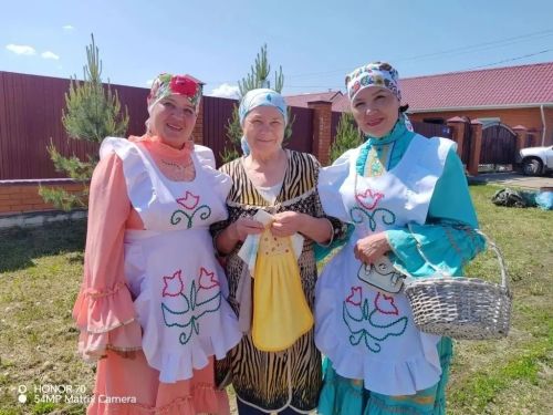 Калмашта Сабантуй батырларына бүләк җыйдылар