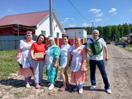Калмашта Сабантуй батырларына бүләк җыйдылар