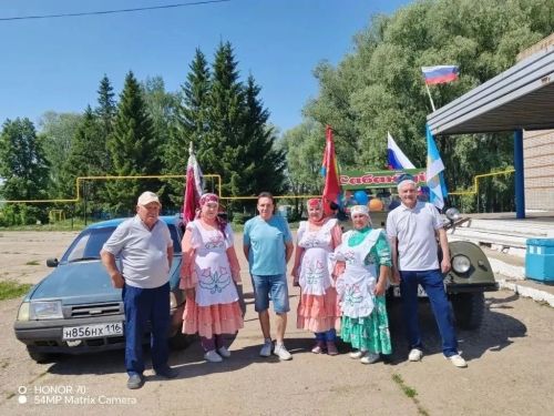 Калмашта Сабантуй батырларына бүләк җыйдылар