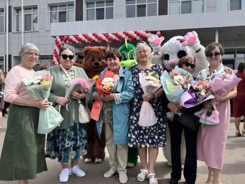 Круглопольская школа получила сертификат на 100 тысяч рублей на «Последнем звонке»