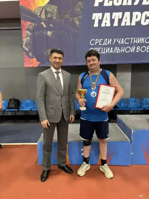 Тукай районы һәм Чаллы ветераннары волейбол буенча көмеш яулады