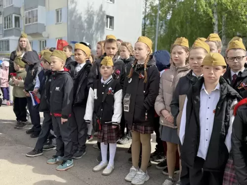 Круглое Поледа Бөек Җиңү көненә багышланган митинг узды
