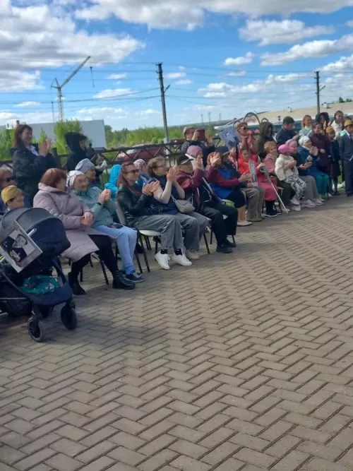 Круглое Поледа Бөек Җиңү көненә багышланган митинг узды