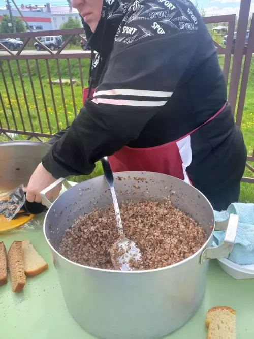 Круглое Поледа Бөек Җиңү көненә багышланган митинг узды