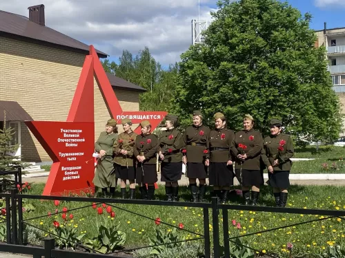 Круглое Поледа Бөек Җиңү көненә багышланган митинг узды