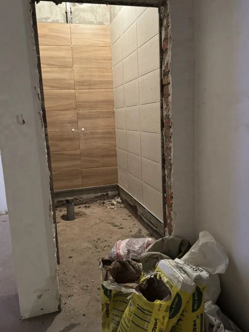 Глава Тукаевского района проверил ход строительства нового крытого катка в Круглом Поле