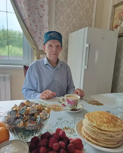 Тукай районы башлыгы Хезмәт ветеранын 90 яшьлек юбилее белән котлады