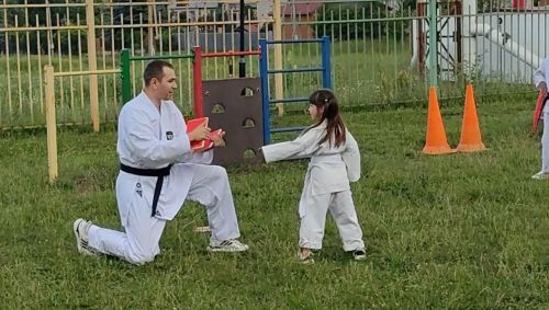 «Солнышко» балалар бакчасында яшь каратистлар катнашында спорт бәйрәме узды