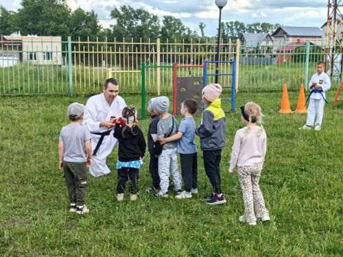 «Солнышко» балалар бакчасында яшь каратистлар катнашында спорт бәйрәме узды