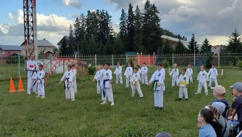«Солнышко» балалар бакчасында яшь каратистлар катнашында спорт бәйрәме узды