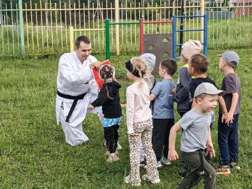 «Солнышко» балалар бакчасында яшь каратистлар катнашында спорт бәйрәме узды