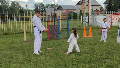 «Солнышко» балалар бакчасында яшь каратистлар катнашында спорт бәйрәме узды