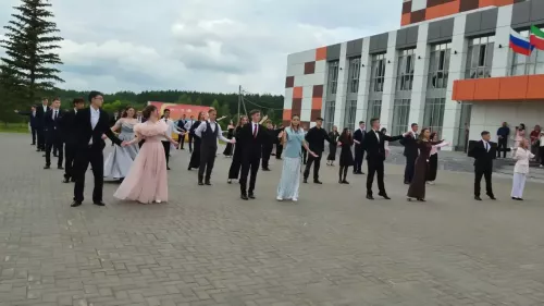 Яңа посёлогында чыгарылыш кичәсе узды