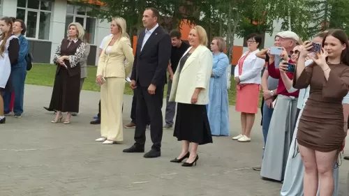 Яңа посёлогында чыгарылыш кичәсе узды