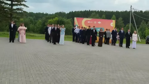 Яңа посёлогында чыгарылыш кичәсе узды