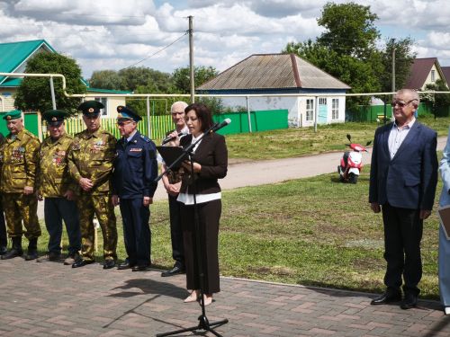 Таулык авылында Әфганстан ветераны Әзһәр Гыйниятуллинның туган йортында почет тактасы ачылды