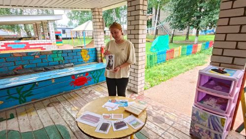 Китапханәчеләр нәниләр өчен саф һавада укулар оештырды