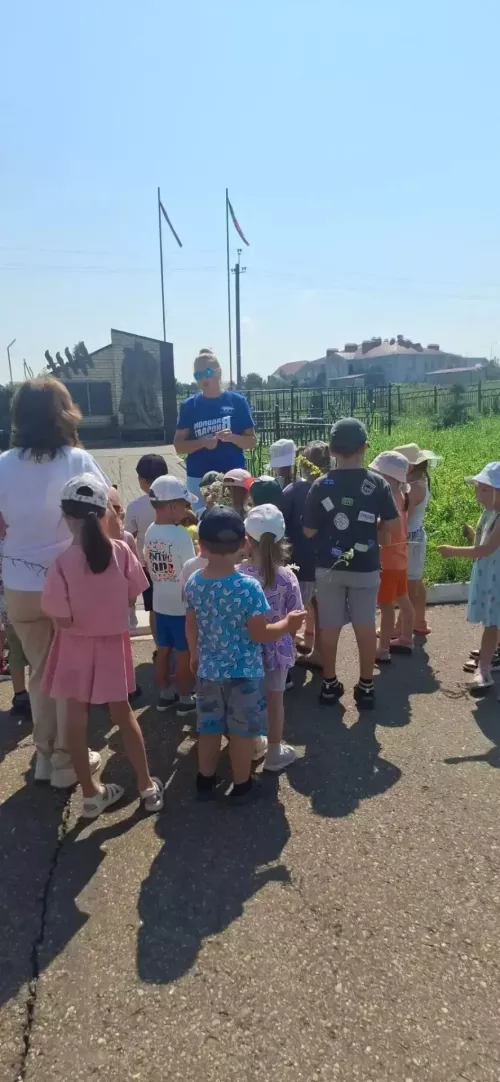 Иске Җирекледә Донбасста һәлак булган балаларны искә алу акциясе узды