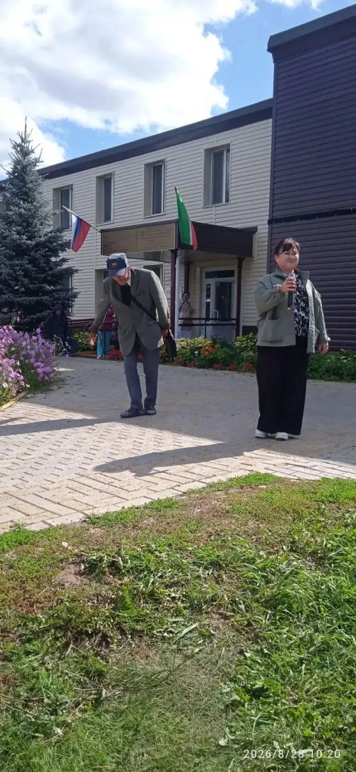 «Күңелләргә җылылык өләшеп»: Теләнче-Тамак картлар һәм инвалидлар йортында бәйрәм концерты узды