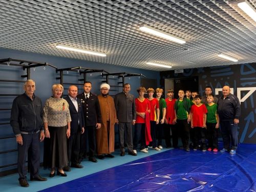 В селе Новотроицкое открылся ультрасовременный молодежный клуб