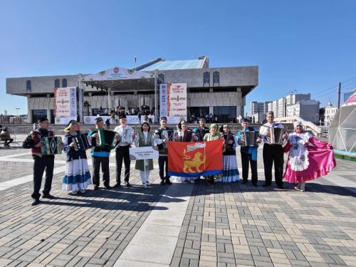 Дуэт из Тукаевского района стал лауреатом фестиваля «Уйнагыз, гармуннар!»