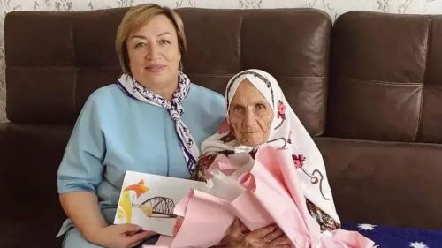 Тыл ветераны Фәния Фатыйхова 94 яшьлек туган көнен билгеләп үтә