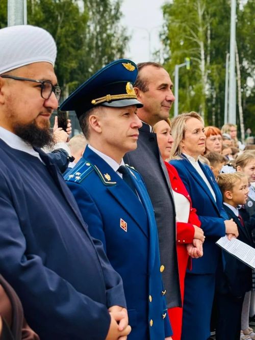 День знаний отметили в обновлённой школе посёлка Новый Тукаевского района