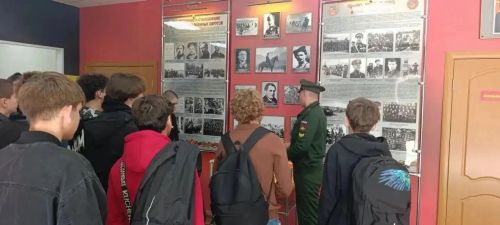 Район балалары Казан танк училищесының ачык ишекләр көнендә булып кайтты