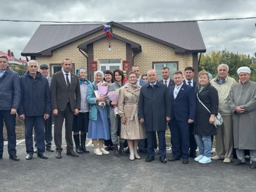 Экзам Губайдуллин проинспектировал обновленные соцобъекты Тукаевского района