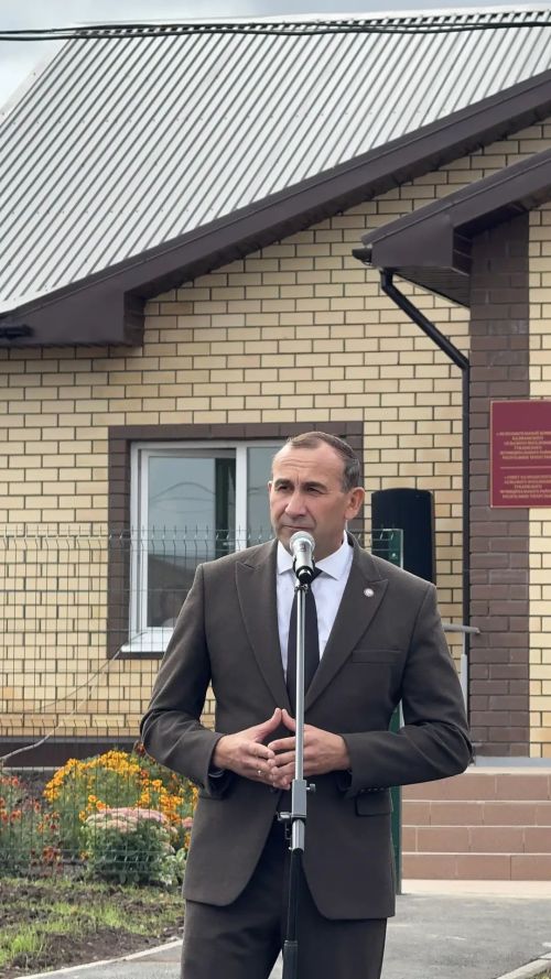 Экзам Губайдуллин проинспектировал обновленные соцобъекты Тукаевского района