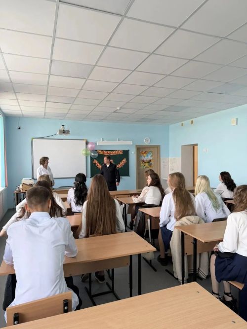Начальник пункта полиции аэропорта «Бегишево» провел уроки для учеников Бетькинской школы