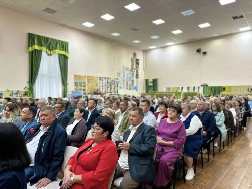 В поселке Круглое Поле прошла встреча жителей с главой района Камилем Назмиевым