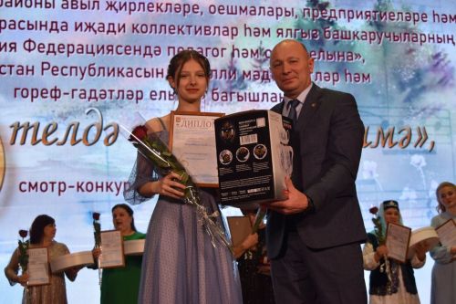В доме культуры поселка Новый: Гала-концерт «Туган телдә җырлый чишмә» собрал лучшие творческие коллективы и исполнителей нашего района
