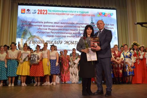 В доме культуры поселка Новый: Гала-концерт «Туган телдә җырлый чишмә» собрал лучшие творческие коллективы и исполнителей нашего района