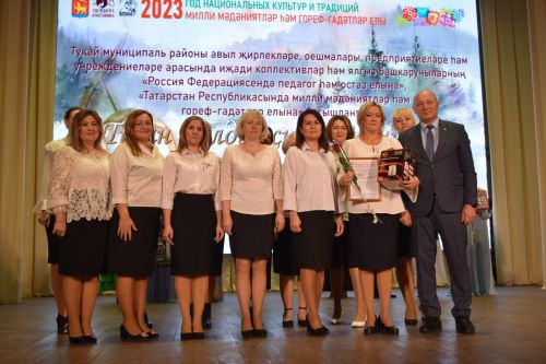 В доме культуры поселка Новый: Гала-концерт «Туган телдә җырлый чишмә» собрал лучшие творческие коллективы и исполнителей нашего района