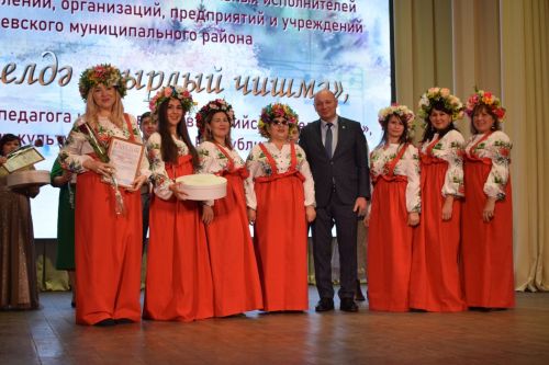 В доме культуры поселка Новый: Гала-концерт «Туган телдә җырлый чишмә» собрал лучшие творческие коллективы и исполнителей нашего района