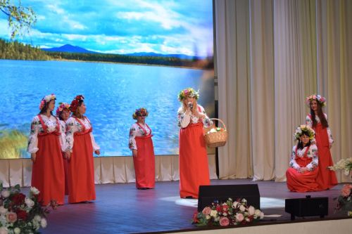 В доме культуры поселка Новый: Гала-концерт «Туган телдә җырлый чишмә» собрал лучшие творческие коллективы и исполнителей нашего района