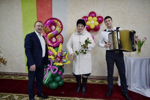 Поздравили с 8 марта