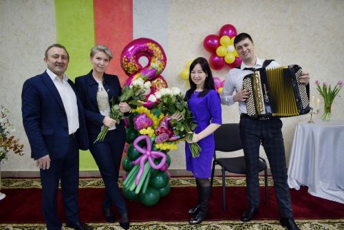 Поздравили с 8 марта