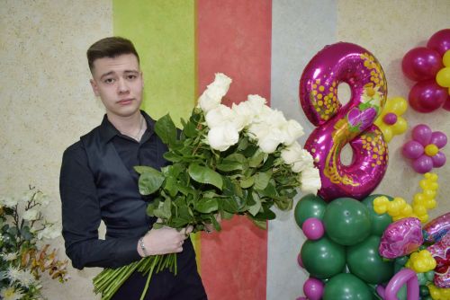 Поздравили с 8 марта